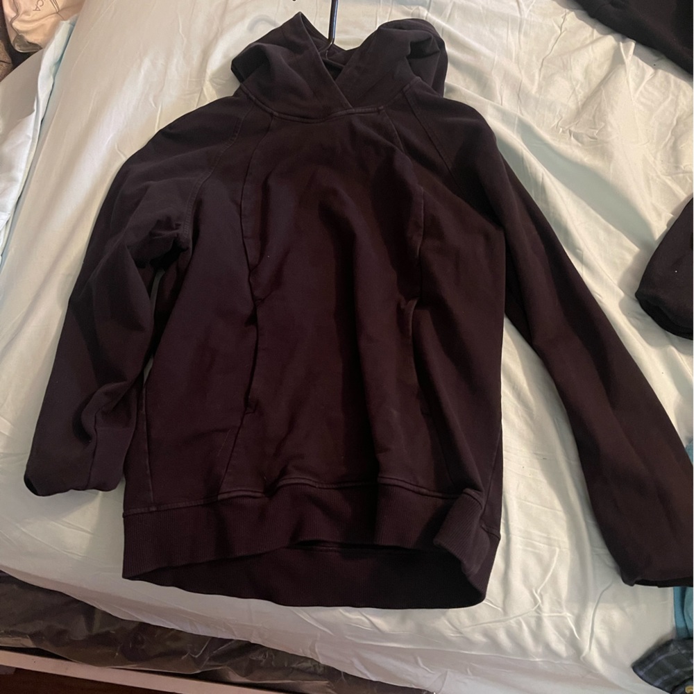 Black Lululemon sweatshirt